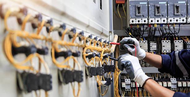Professional Electrician technician working in Tierra Verde, FL